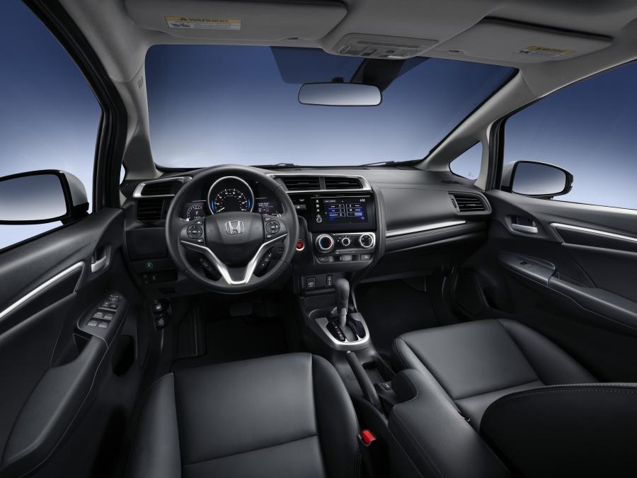 Торпедо Honda Fit Sport 2017 года  (NA) (фото 8 из 71)